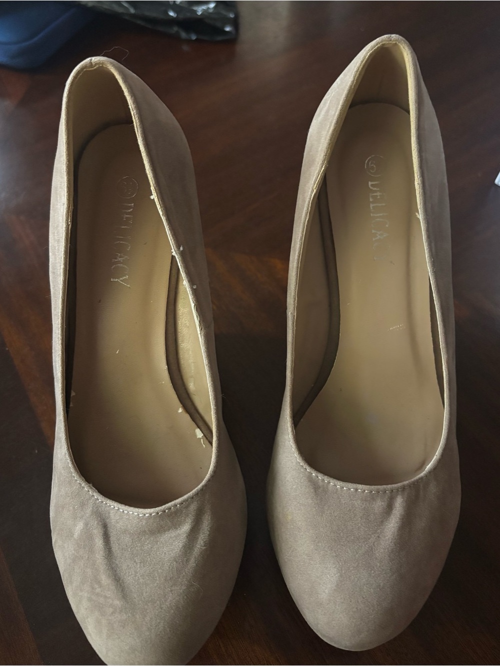 Delicacy Suede Round-Toe Pumps